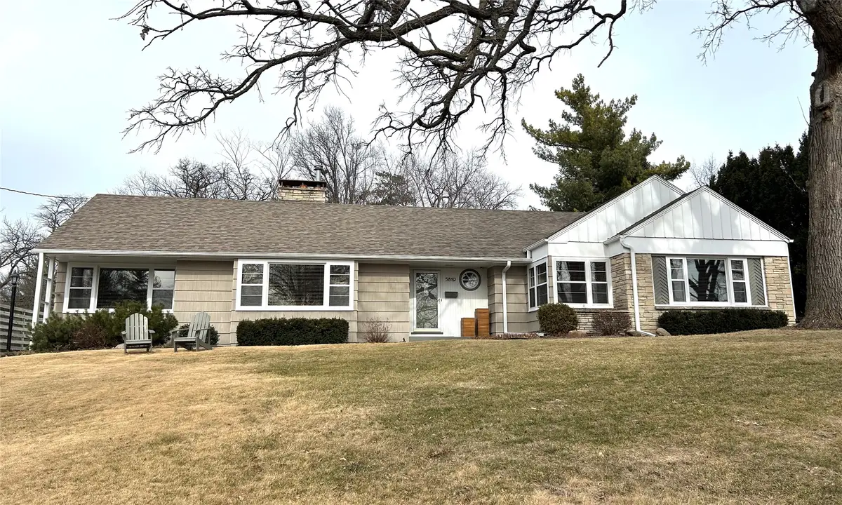 5819 Chamberlain Drive, Des Moines, IA 50312 - #1