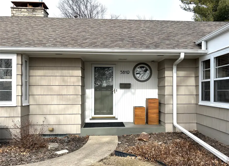 5819 Chamberlain Drive, Des Moines, IA 50312 - #2