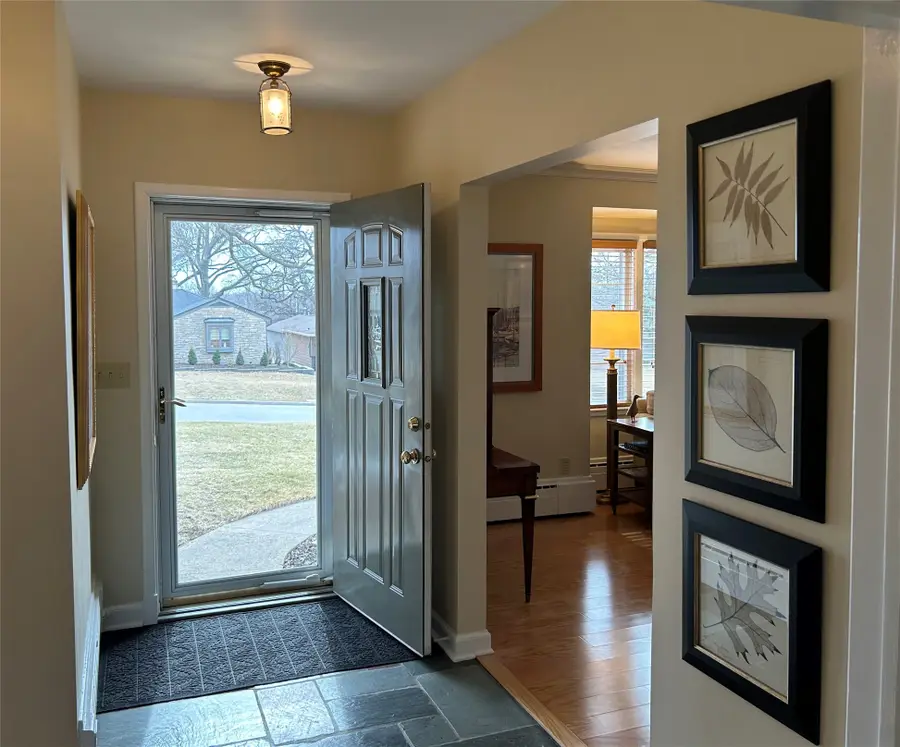 5819 Chamberlain Drive, Des Moines, IA 50312 - #3