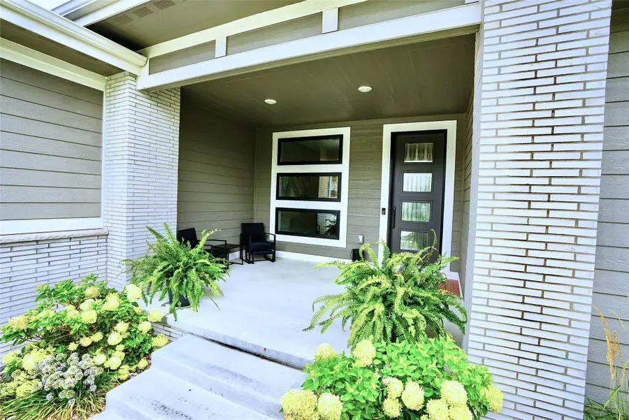 14617 Brookview Drive, Urbandale, IA 50323 - #2