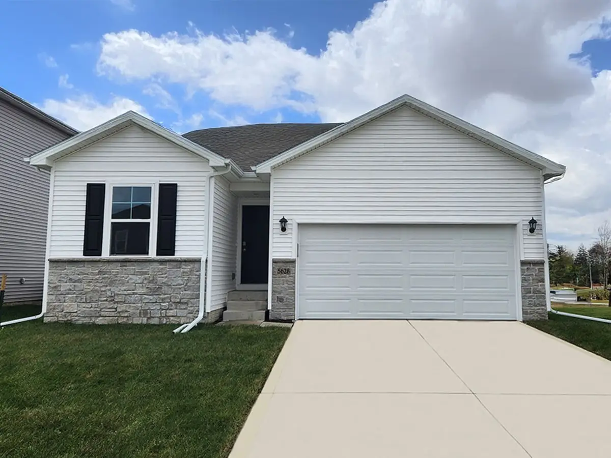 2400 SE Billings Place, West Des Moines, IA 50265 - #1