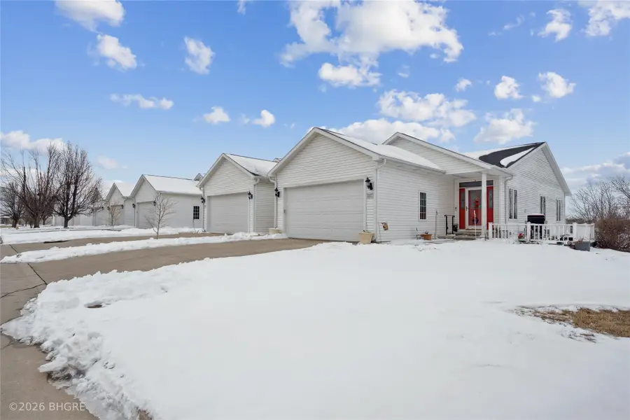 2107 W 4th Avenue, Indianola, IA 50125 - #2