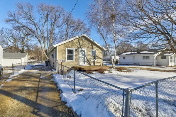 815 E 25th Street, Des Moines, IA 50317