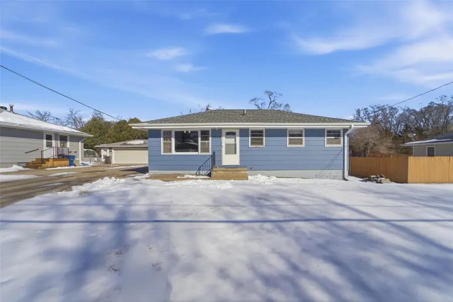 3008 E Shawnee Avenue, Des Moines, IA 50317 - #2