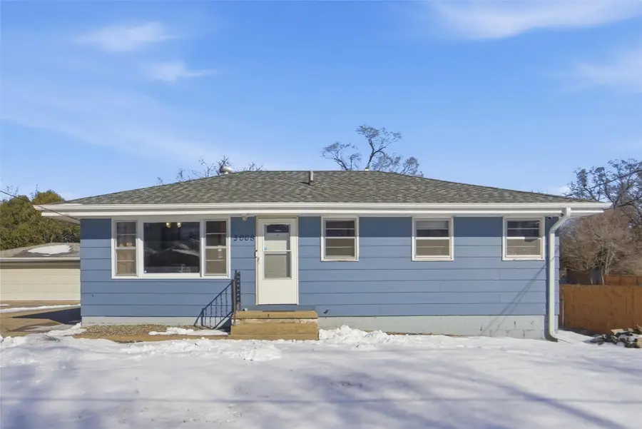 3008 E Shawnee Avenue, Des Moines, IA 50317 - #3