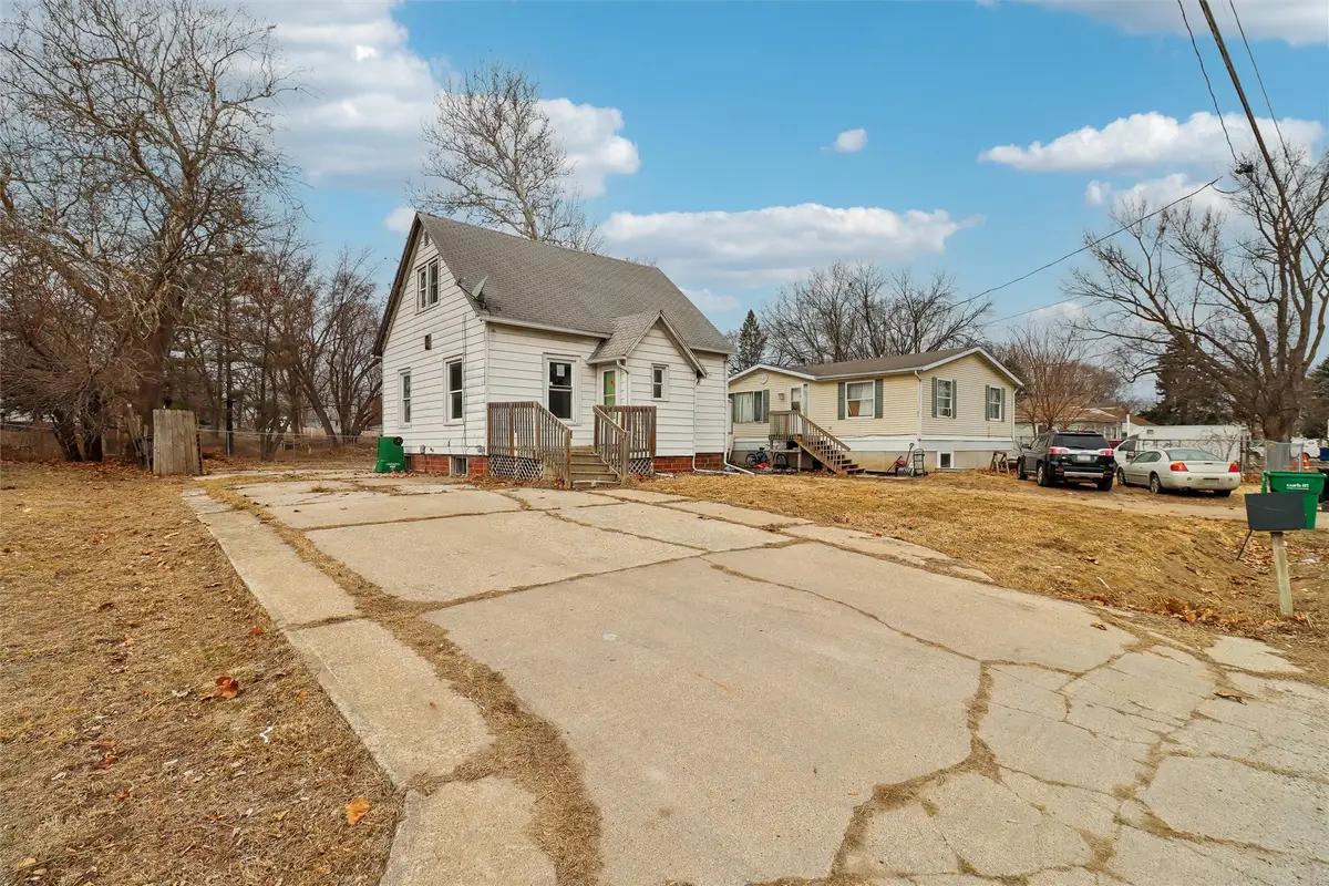 4220 NE 10th Street, Des Moines, IA 50313 - #1