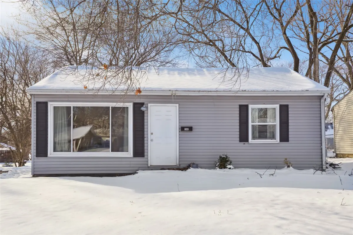6824 SW 15th Street, Des Moines, IA 50315 - #1