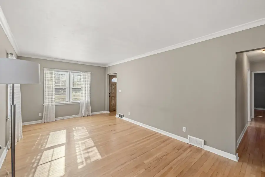 5819 Grand Avenue, Des Moines, IA 50312 - #3