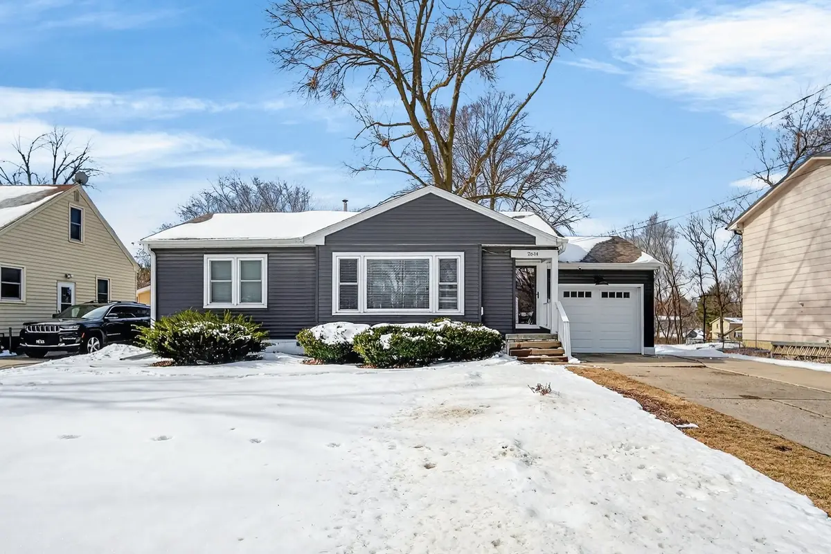 2614 53rd Street, Des Moines, IA 50310 - #1