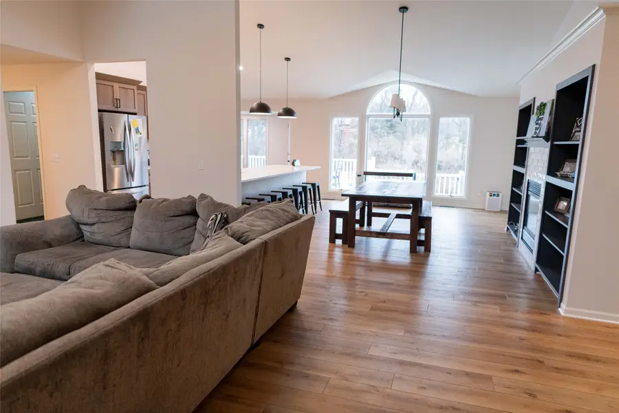 1262 Iowa Street, Pella, IA 50219 - #3