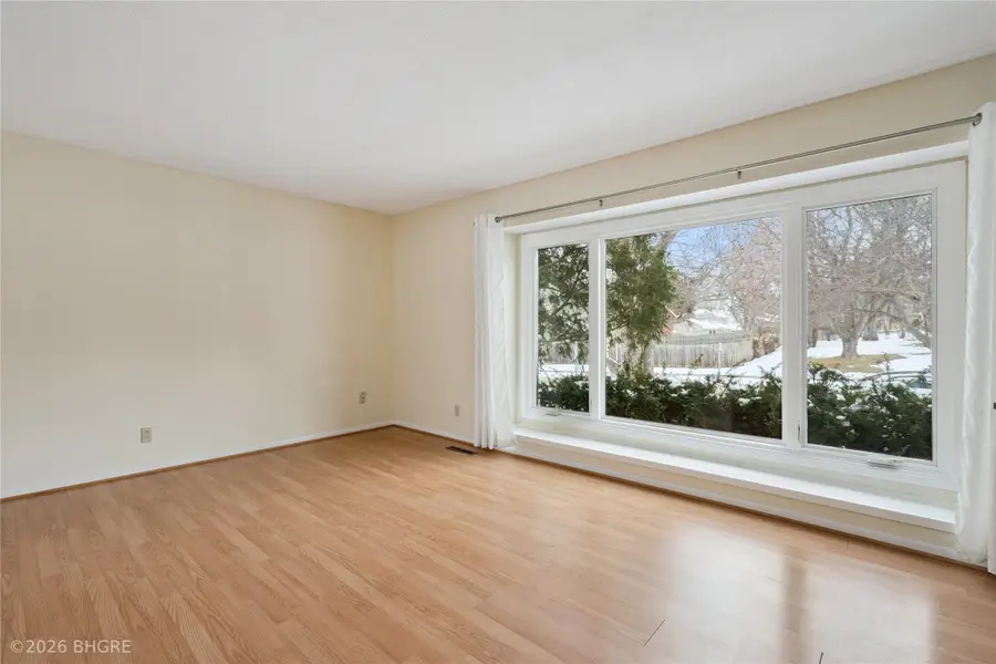 4104 Aspen Drive, West Des Moines, IA 50265 - #3