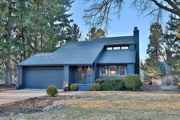 1006 Monroe Street, Pella, IA 50219