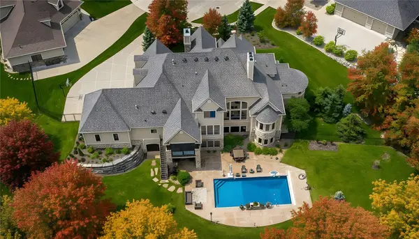 809 NE Bridge Creek Court, Grimes, IA 50111