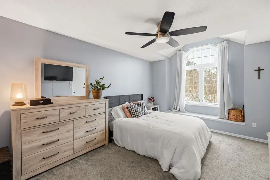 6873 Sharon Drive, Urbandale, IA 50322 - #3