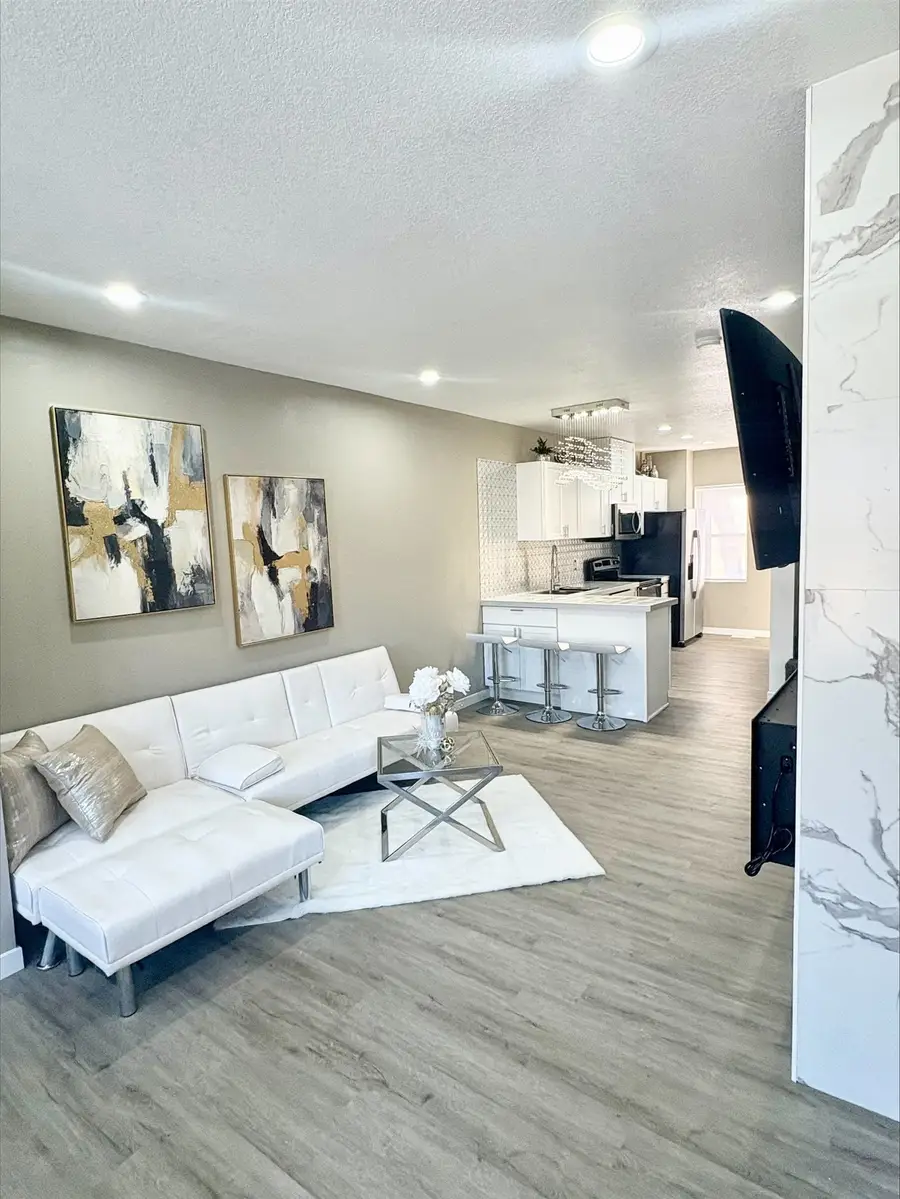 1222 56th Street, Des Moines, IA 50311 - #2