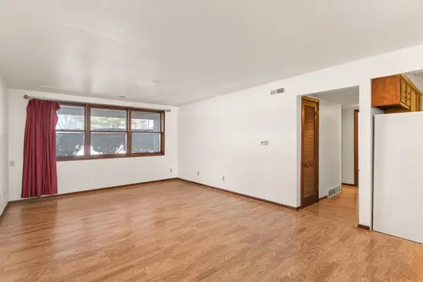 7815 Douglas Avenue #108, Urbandale, IA 50322