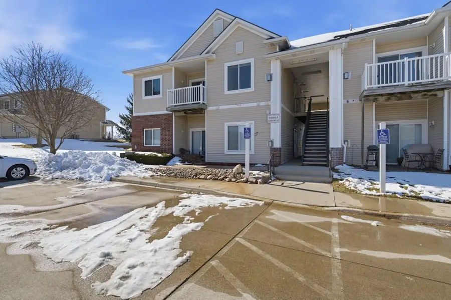 2323 E Porter Avenue #31, Des Moines, IA 50320 - #2