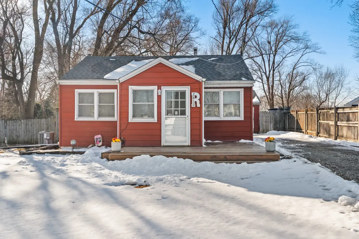 2810 NE 53rd Court, Des Moines, IA 50317 - #1