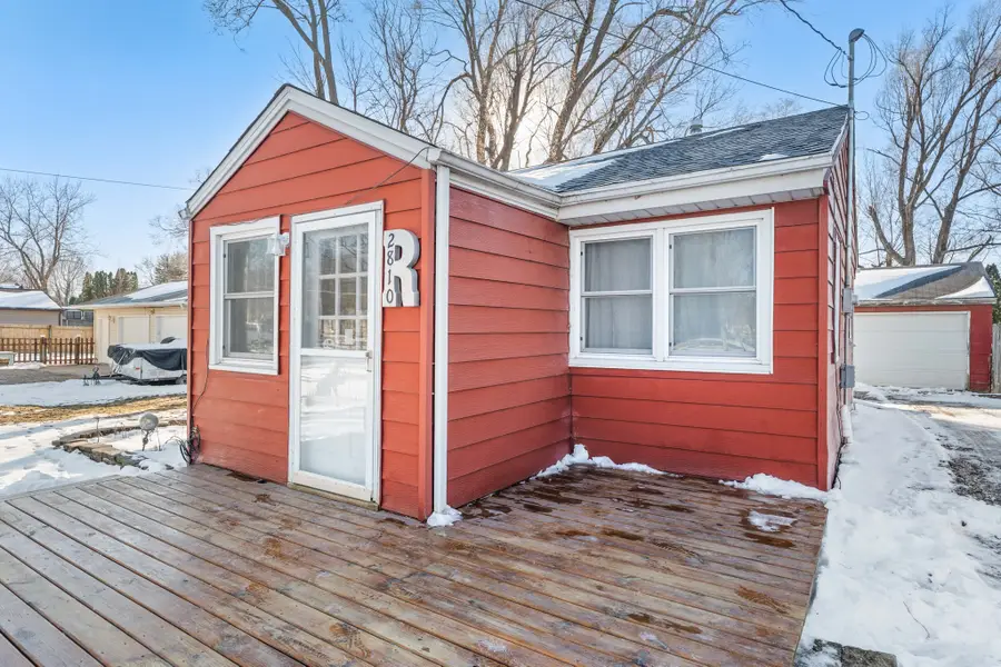 2810 NE 53rd Court, Des Moines, IA 50317 - #2