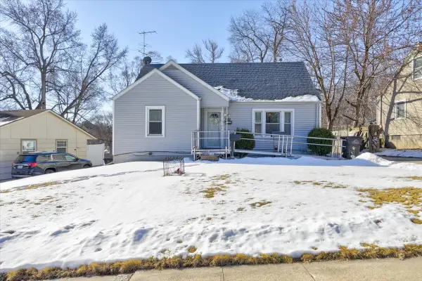 300 Hughes Avenue, Des Moines, IA 50315