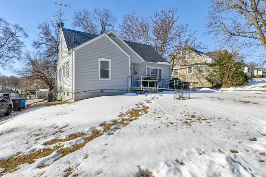 300 Hughes Avenue, Des Moines, IA 50315 - #3
