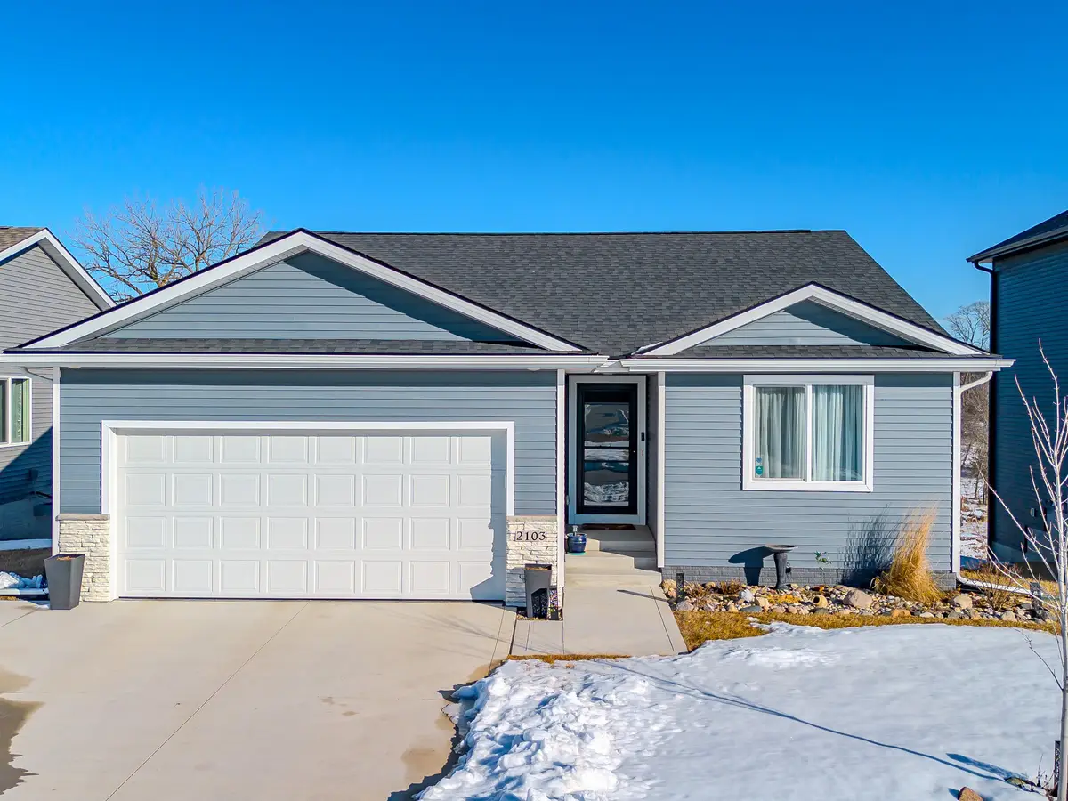 2103 26th Avenue Sw, Altoona, IA 50009 - #1