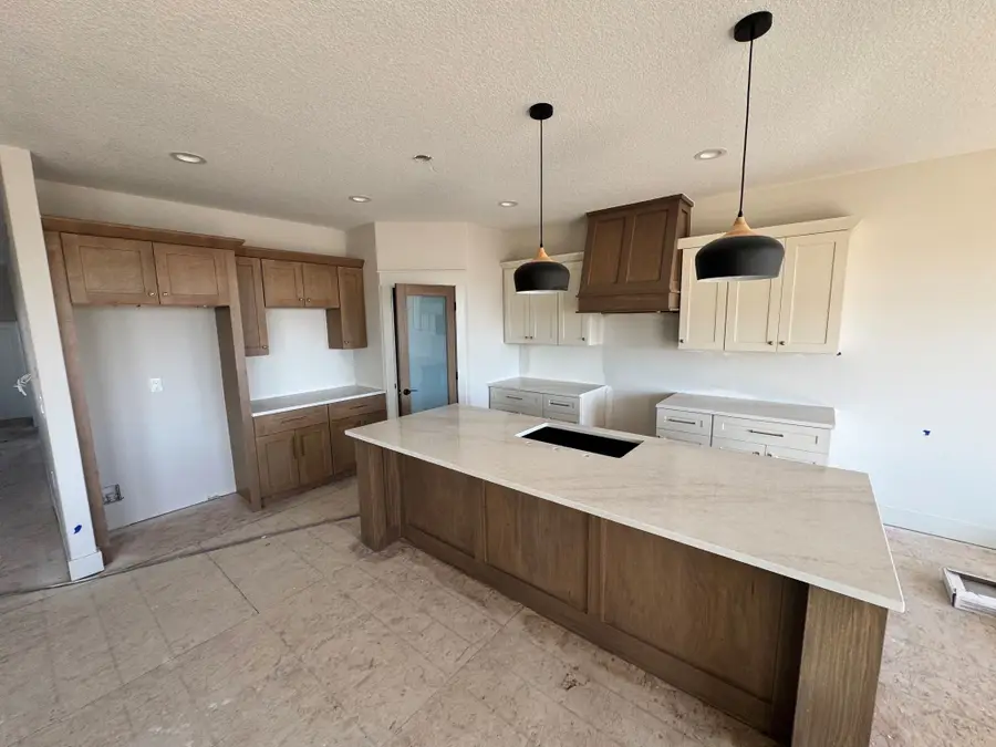 16408 N Valley Drive, Urbandale, IA 50323 - #2