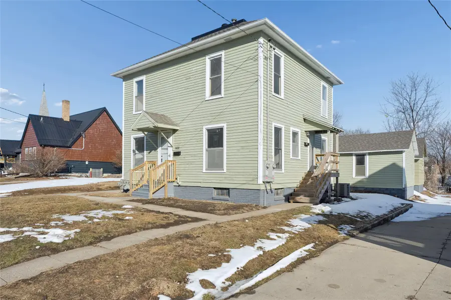 820 1st Avenue E, Newton, IA 50208 - #2
