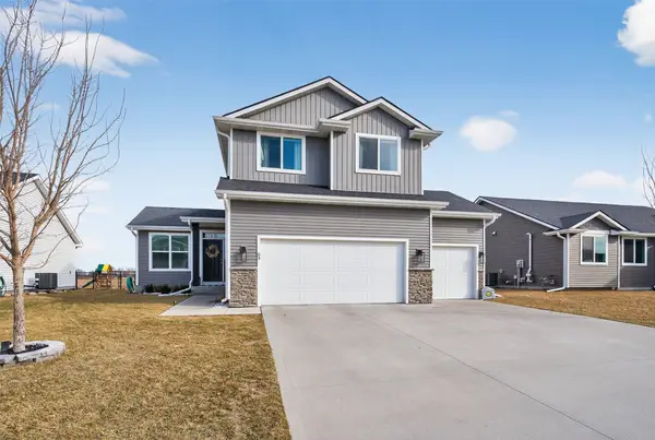 63 SE Dorr Drive, Pleasant Hill, IA 50327