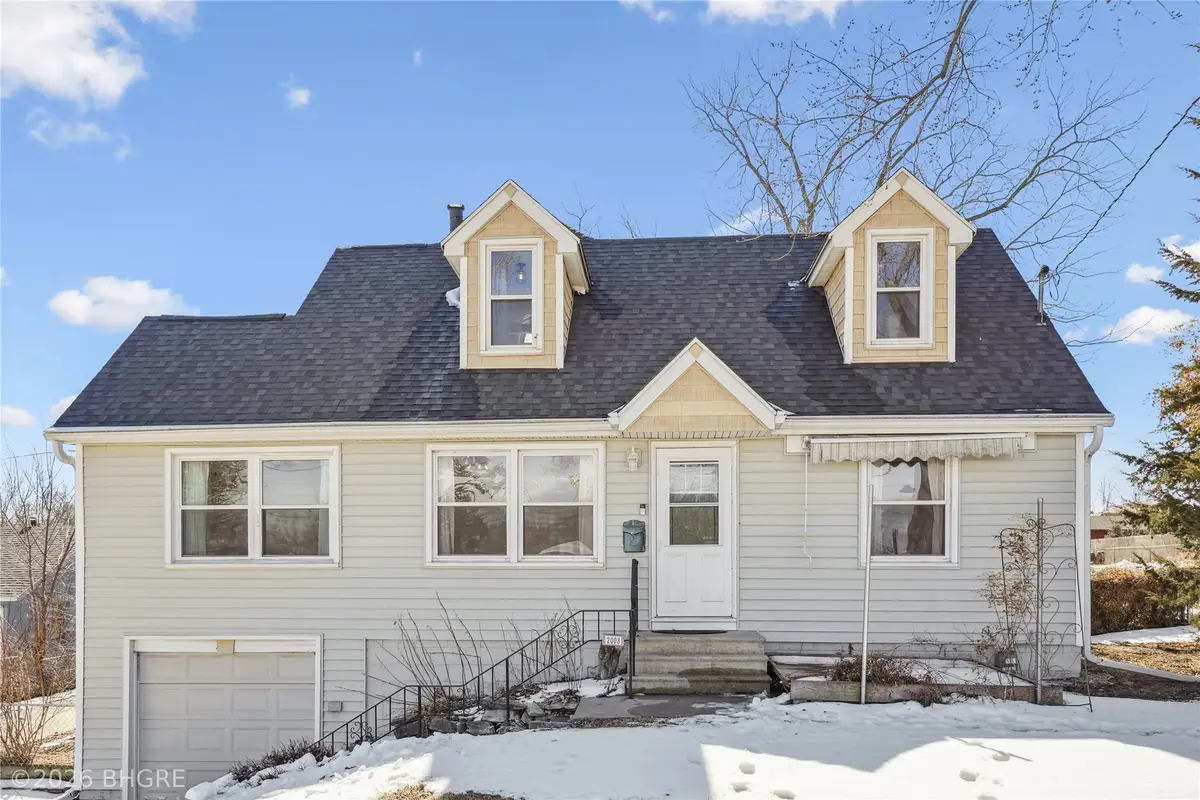 2008 Southlawn Drive, Des Moines, IA 50315 - #1