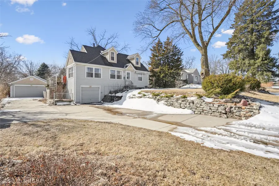 2008 Southlawn Drive, Des Moines, IA 50315 - #2