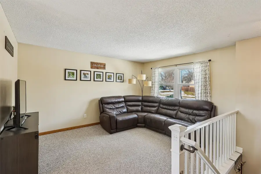 311 10th Avenue Nw, Altoona, IA 50009 - #3