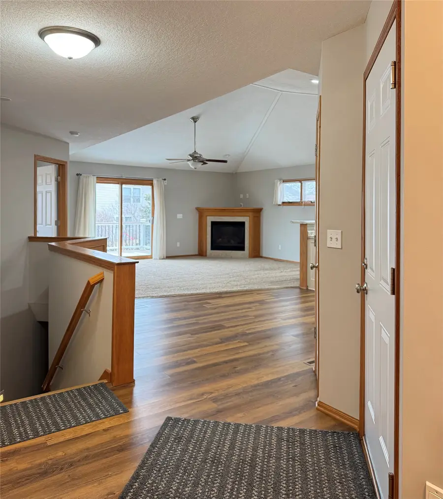 736 SE Ponds Edge Lane, Ankeny, IA 50021 - #2