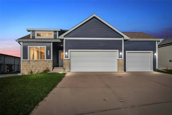 1808 NE Heritage Drive, Grimes, IA 50111