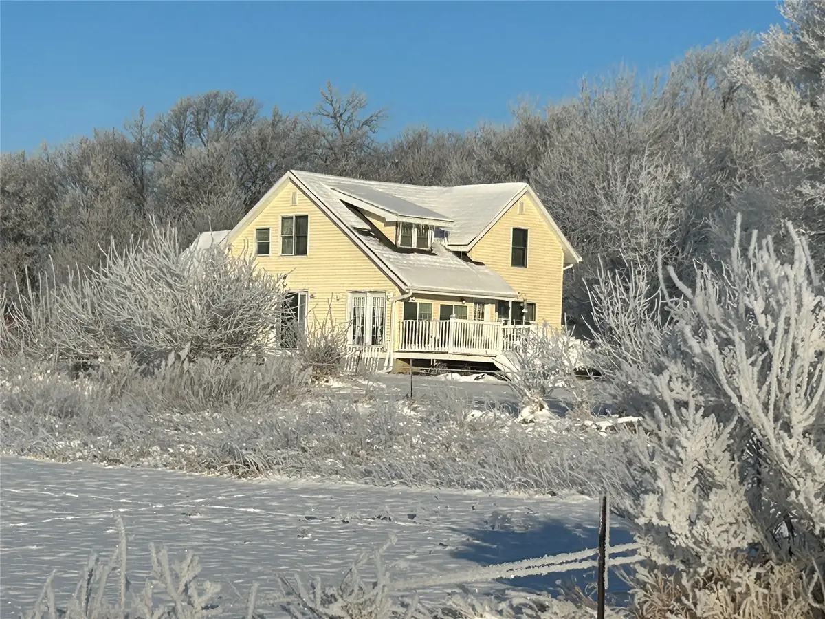 984 P Avenue, Hardin, IA 69521 - #1