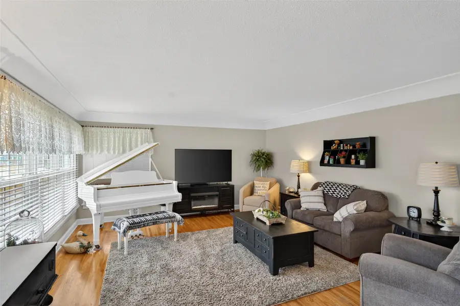 2520 E 25th Street, Des Moines, IA 50317 - #3