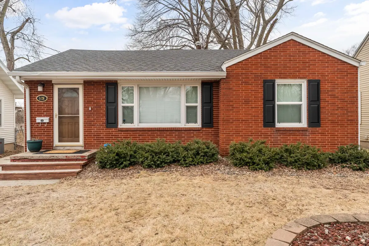 1628 55th Street, Des Moines, IA 50310 - #1