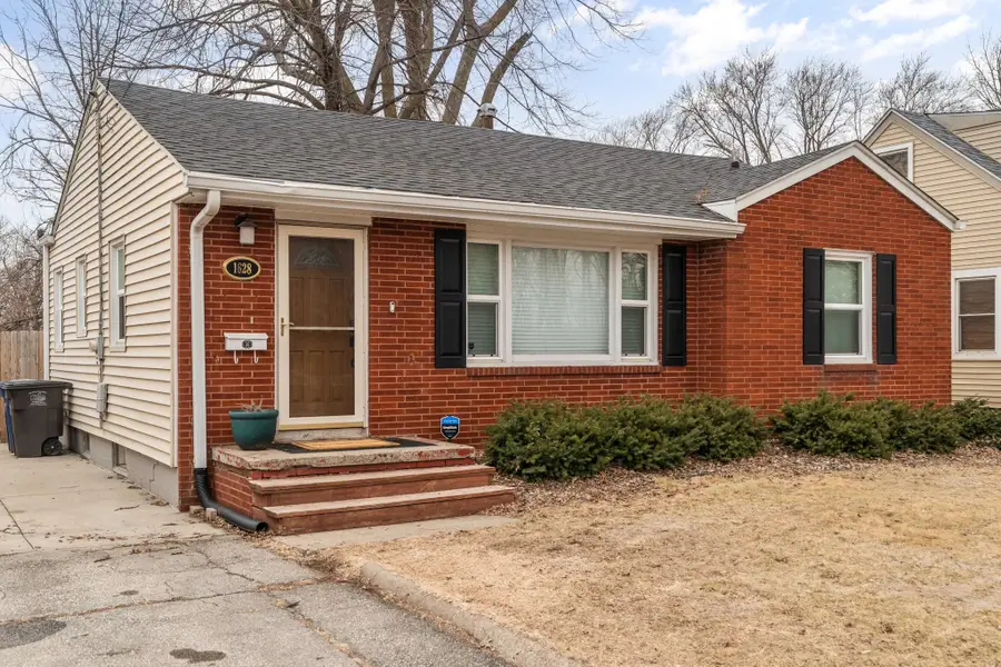 1628 55th Street, Des Moines, IA 50310 - #2
