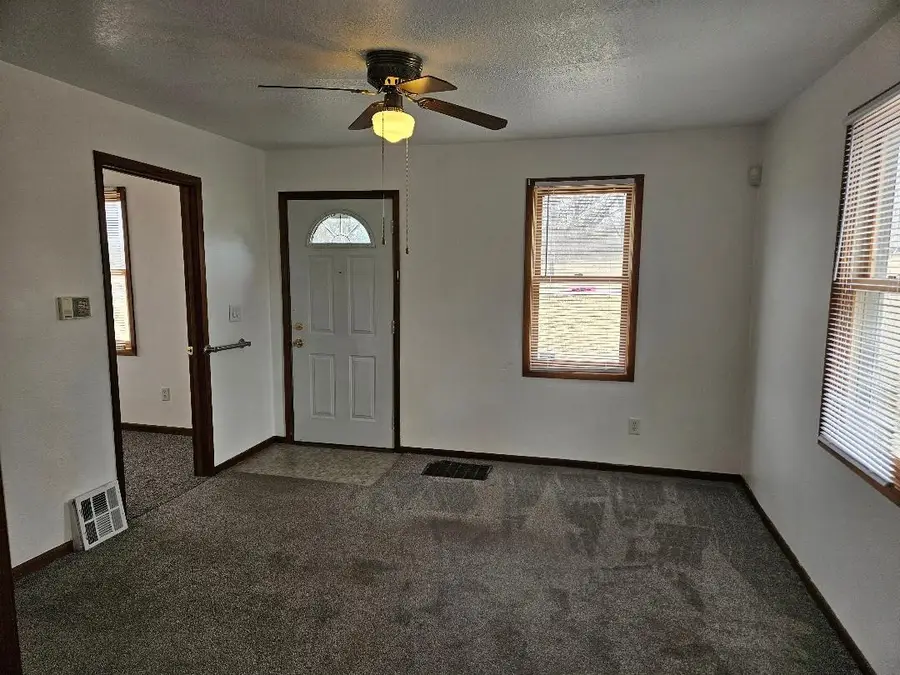 1715 E Diehl Avenue, Des Moines, IA 50320 - #2