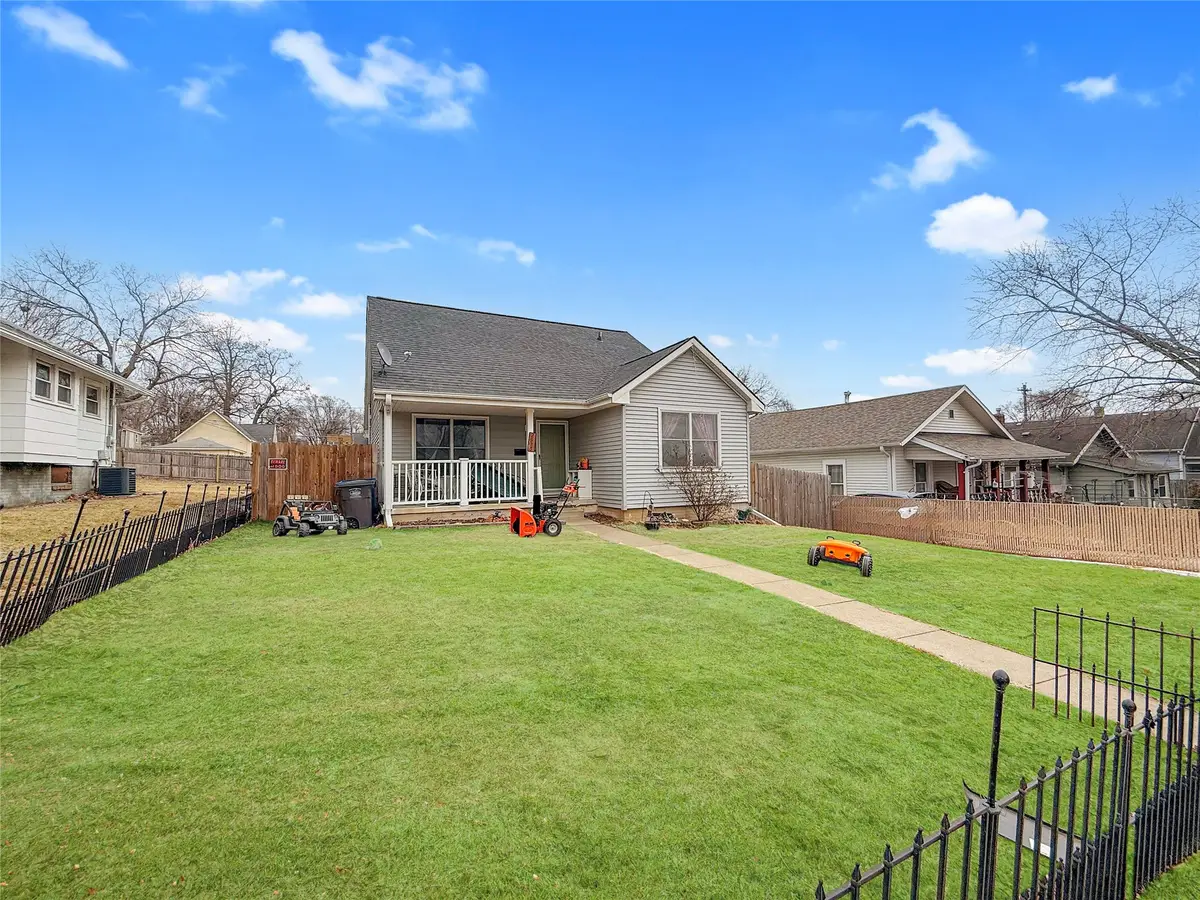 2915 3rd Street, Des Moines, IA 50313 - #1