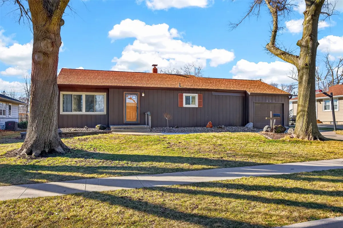 223 SE East Lawn Drive, Ankeny, IA 50021 - #1