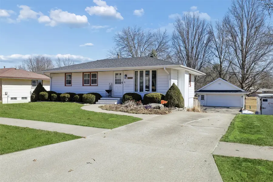 504 N 10th Street, Indianola, IA 50125 - #2