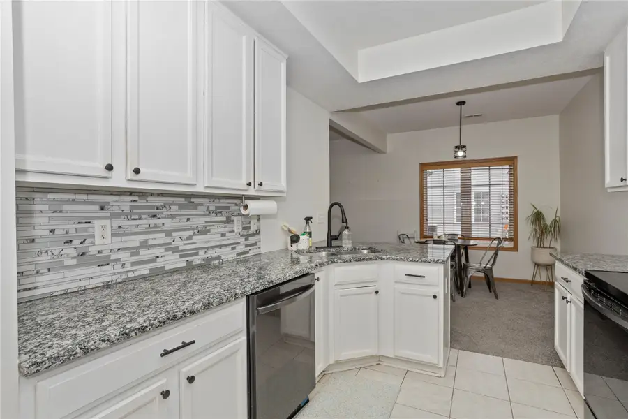 2100 Meadow Chase Lane #306, Des Moines, IA 50320 - #2