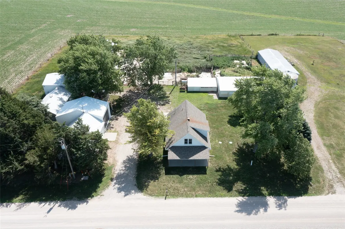 7404 Sioux Avenue, Reasnor, IA 50232 - #1
