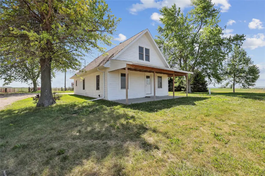 7404 Sioux Avenue, Reasnor, IA 50232 - #3