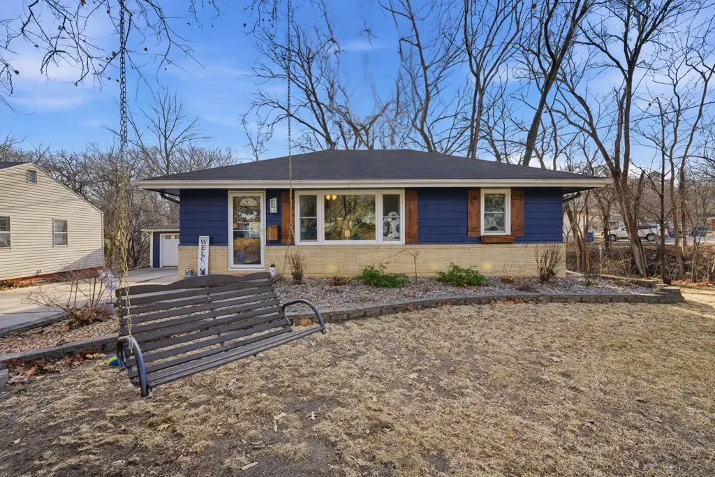 3225 SW 2nd Street, Des Moines, IA 50315 - #1