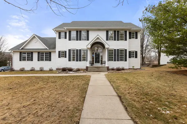 8324 Chambery Boulevard, Johnston, IA 50131