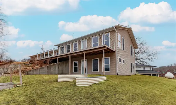 8104 Lakeshore Drive, Dexter, IA 50070