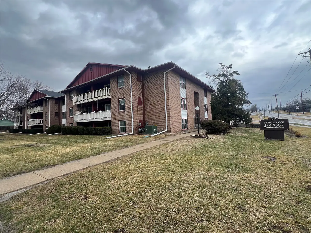 7815 Douglas Avenue #101, Urbandale, IA 50322 - #1