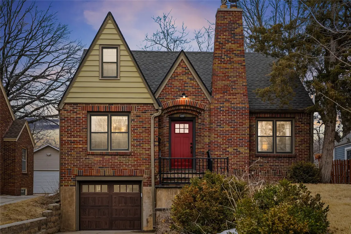 2207 39th Street, Des Moines, IA 50310 - #1